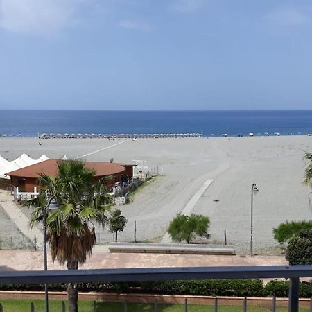Apartamento Mare Blu Gizzeria Exterior foto