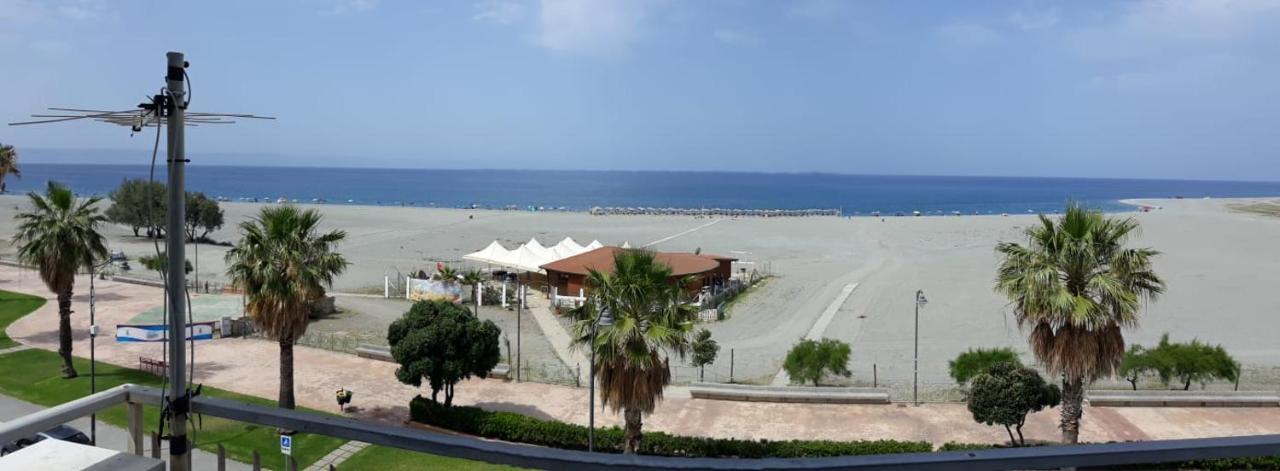 Apartamento Mare Blu Gizzeria Exterior foto
