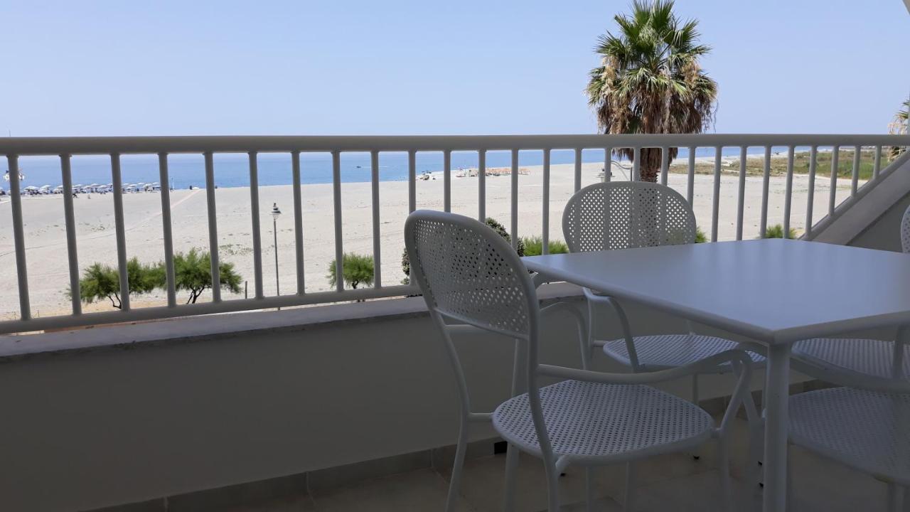 Apartamento Mare Blu Gizzeria Exterior foto